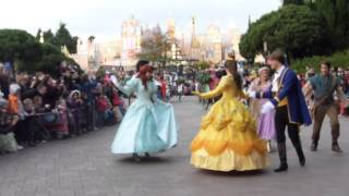 Les princesses  La magie Disney en parade  Disneyland Paris  31 octobre 2013 [upl. by Silverts]