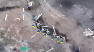 Ukrainian Bradley IFV Smash and captures Russian troops position in the Pokrovsky front [upl. by Edda]