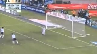 Invente Román Invente  Golazo de Riquelme a Brasil [upl. by Anitneuq]