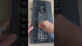 Eine Tastatur mit Kleber reinigen youtubecreatorcommunity [upl. by Eivla]