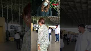 Raveena Tandon spotted at airport😍🫶 raveenatandon bollywood [upl. by Anilec]