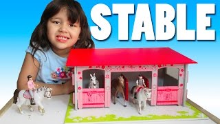 Stable and Horses Playset from Papo and Schleich Farm Life Playmat [upl. by Goodson]