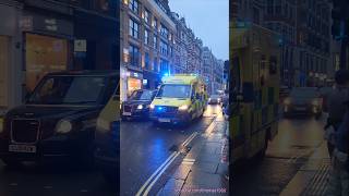 Krankenwagen mit blaulicht in London [upl. by Alika]