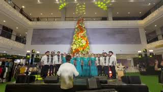 UST SINGERS AT AYALA MALLS VERMOSA JOY TO THE WORLD [upl. by Krystyna]