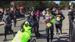 Lowell Runners Stop MidRace To Help Family In Distress [upl. by Xila]