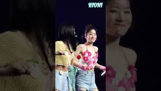 230907 DAHYUN CHAEYOUNG LIKEY DANCE BREAK Twice 5th World Tour quotReady To Bequot in London Day 1 ctto [upl. by Egdamlat]