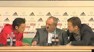 Özils Einsatz als Dolmetscher Deutschland gegen Türkei 8Oktober 2010 [upl. by Dwain653]