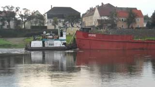 Bäderschiff UNDINE an der ElbFähre Strehla 20141007 [upl. by Eiblehs]