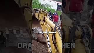 Dramatische Rettung Stute aus tiefer Grube befreit 🐴⛑️👏 [upl. by Berners]