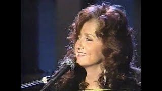 Bonnie Raitt on Later amp Letterman quotNick of Timequot October 1989 [upl. by Ardiekal]