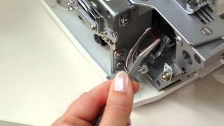 BERNINA overlockerserger L 220 sewing the perfect chain stitch [upl. by Ecnarrot]