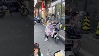 ROBOT JUAL ES KRIM SUSU GRATIS HANYA PERLU ⁉️shorts funny dubbing [upl. by Endo]