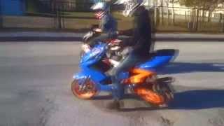 Yamaha Aerox 70cc vs Aprilia SR50R [upl. by Tengdin]