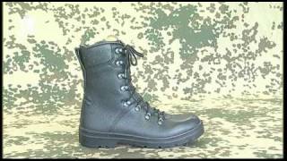 Einen Klacks Bundeswehrschuhcreme auf den Stiefel  Nässeschutz und Kleiderpflege [upl. by Bilac246]