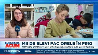 Mii de elevi din Focșani fac orele în frig cu gecile pe ei 11 școli nu au căldură [upl. by Ahsiket808]