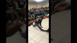 Amapiano Dance Moves At School😳🇿🇦🔥😂👐🏾 amapiano southafrica schoollife [upl. by Uohk850]