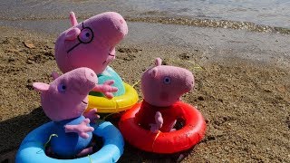 Vídeos de Peppa Pig Juguetes peluches en la playa [upl. by Roon]