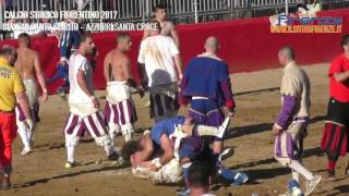 Calcio Storico sospesa la partita Azzurri Bianchi Alta tensione e Polizia in campo [upl. by Radcliffe]