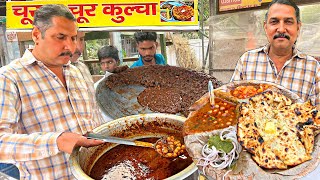 Amritsari धमाका । Desi क्रिस्पी मक्खन Kulcha with चने । Street Food India [upl. by Hannover35]