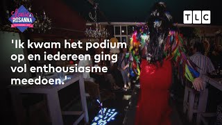 Louisa geeft een zangoptreden en trekt een groot publiek aan Louisa amp Rosanna [upl. by Anileuqcaj]