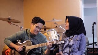 Setapak Sriwedari  Maliq amp dessentials short cover [upl. by Annoyi945]