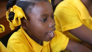 La soif d’apprendre  L’histoire d’une jeune fille de 11ans en Haïti [upl. by Teerpnam]