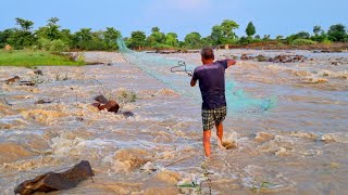 Net Fishing video  नदी के तेज बहाव में मछली पकड़ना 4k [upl. by Starla]