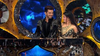 Star Parivaar Awards  Parivaar Ki Bahuon Ko Mila Hai Ek Charming Cohost [upl. by Niwroc]