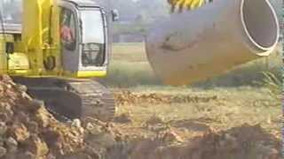 KOBELCO SK250LC vs Komatsu PC220LC [upl. by Arny]