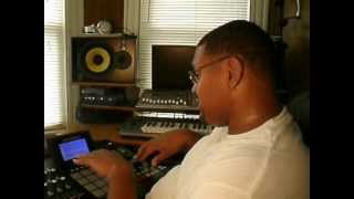 MPC 5000 Tutorial A 1 Hooking it up and getting started autoload and Functions mov [upl. by Lecia]