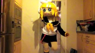 Plushie Rin Kagamine cosplay Happy Synthesizer Dance Cover [upl. by Ran]