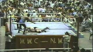 WWC Carlos Colón vs Stan Hansen  Bullrope Match 1987 [upl. by Notterb]