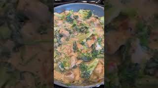 Creamy Chicken and Broccoli Lowcarb  Keto [upl. by Albright]