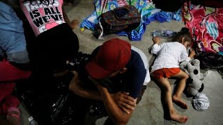 Cientos de migrantes hondureños desafían a Donald Trump [upl. by Melvena]