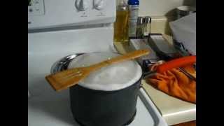 Life Hack A wooden spoon over a boiling pot stops water from overflowing [upl. by Silas94]