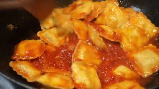 Raviolis con salsa de tomate Golosissimo [upl. by Yelwah]