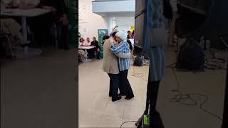 Pareja de 98 años bailando La Puñalada con la tango Orq quotA lo D’Arienzoquot Uruguay 20102024 [upl. by Sol]