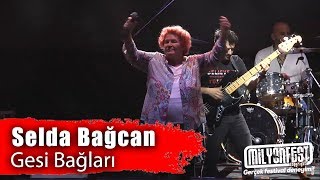 Selda Bağcan  Adaletin Bu mu Dünya Performance [upl. by Katuscha]