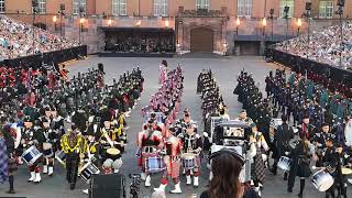 🇨🇭 Basel Tattoo 2018 Massed Pipes And Drums 🏴󠁧󠁢󠁳󠁣󠁴󠁿 [upl. by Maxey266]