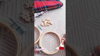 Oggi realizzo i cerchi natalizi di legno e stoffe rosse Seguimi per altri video [upl. by Steinway]