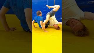 Omoplata Slice Submission jiujitsu [upl. by Binah413]