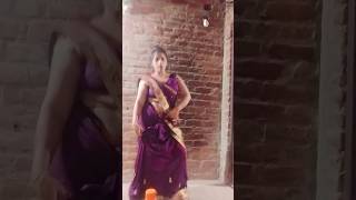 Ihi kamariya pe kes ketna likhainl baviralsong song ytshorts dance trending pleasesubscribe 🥰🥰 [upl. by Nylsor461]