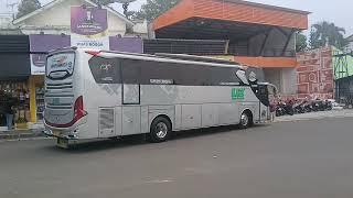 bus favorit ketemu Ratu Maher Rest Area Km 80 Puncak Cisarua [upl. by Jamima]