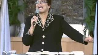 Iona Locke PRAISE BREAK  Kingdom Victory 2011 [upl. by Suiremed469]