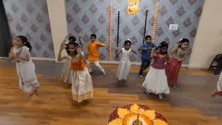 pallivaalu Bhadravattakammalleshpalya dance ladies viralvideos bangalore Malayalam song [upl. by Zoellick]