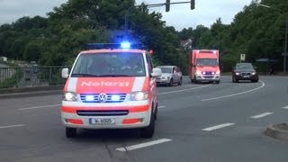 Autofahrerin schneidet NEF auf Einsatzfahrt   RTW  NEF BF Wuppertal [upl. by Arob]