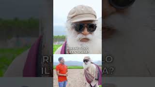 I fantasmi esistono e possono farti del male  Sadhguru Italiano shorts [upl. by Ranjiv]