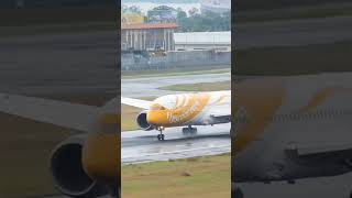 Scoot B787800 Singapore  Bali Landing Safely planespotting aviation viralvideo bali [upl. by Docia]