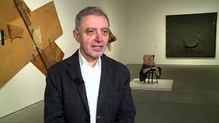 Manuel Borja Villel comisario exposición Antonio Tàpies La práctica del arte [upl. by Ohcirej420]