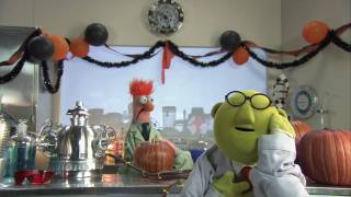 CarveOMatic 2Q975 Muppet Labs Experiment  Dr Bunsen Honeydew and Beaker  The Muppets [upl. by Oralee979]